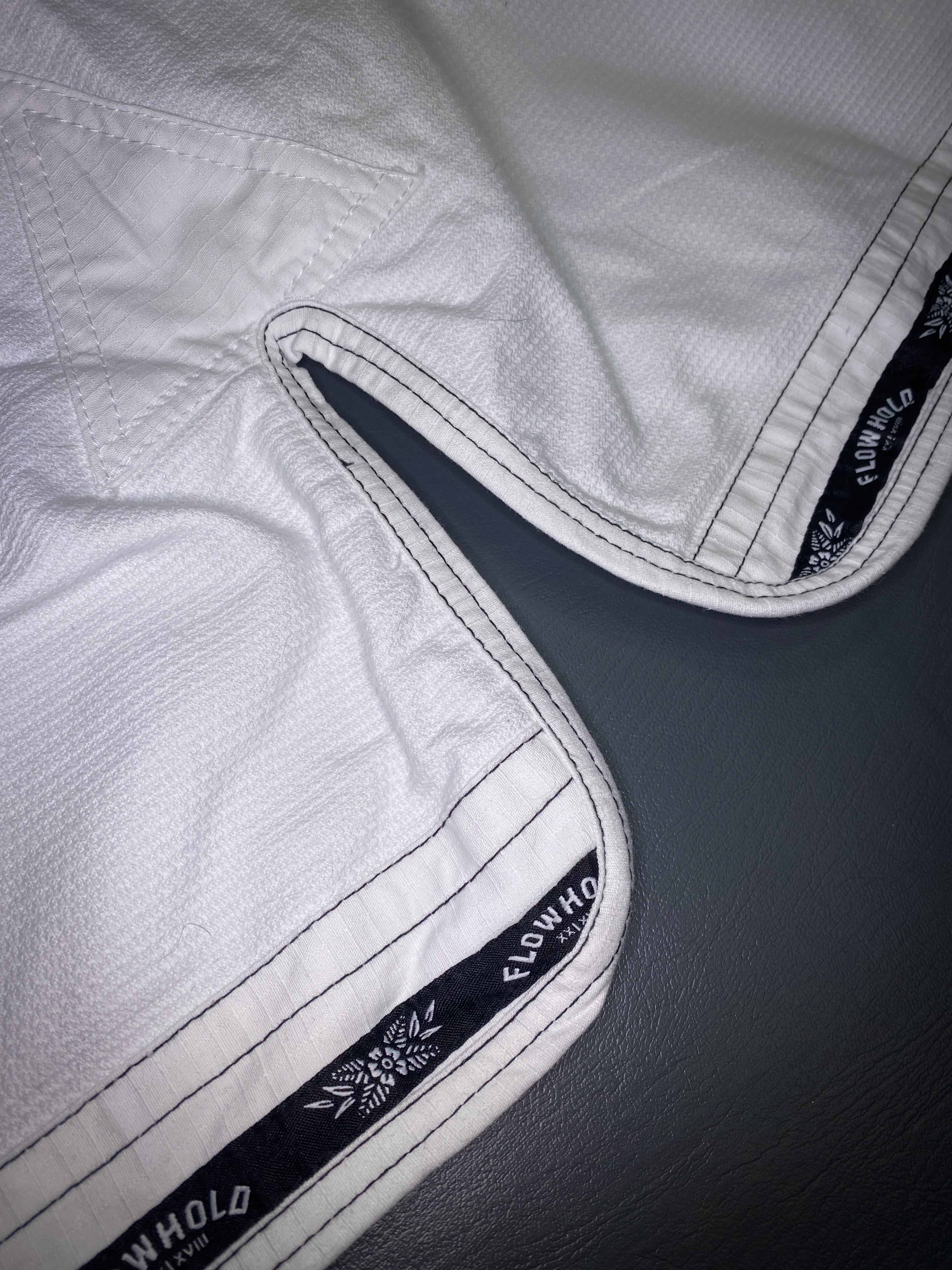 Flowhold Fundamentals Gi (White)